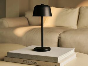 Anton Zwarte Oplaadbare Tafellamp | Stijlvolle en draadloze verlichting