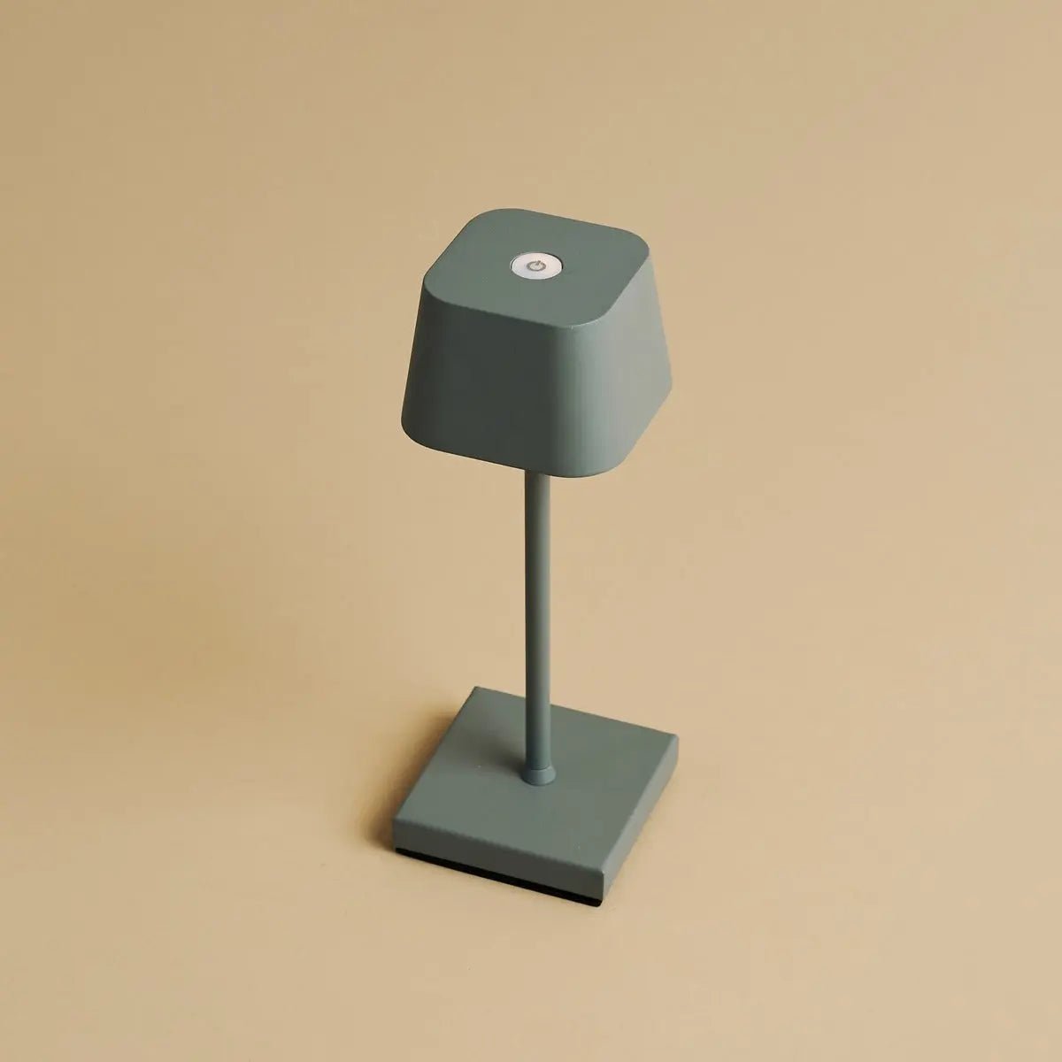 Combi Set Professional-8 x Sarphati Mini Mouse Gray oplaadbare tafellampen & 1 x Central Station draadloos laadstation met Qi-Technology - Afbeelding 12