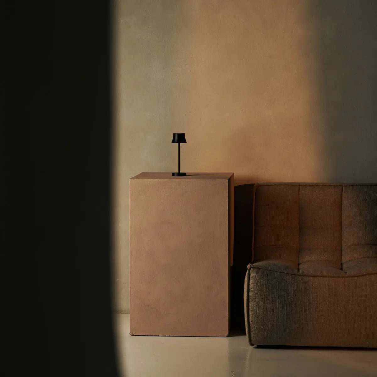 De pijp mini middernacht zwart oplaadbare tafellamp - draadloos opladen, dimbable lamp en 3 lichte kleuren - Afbeelding 10