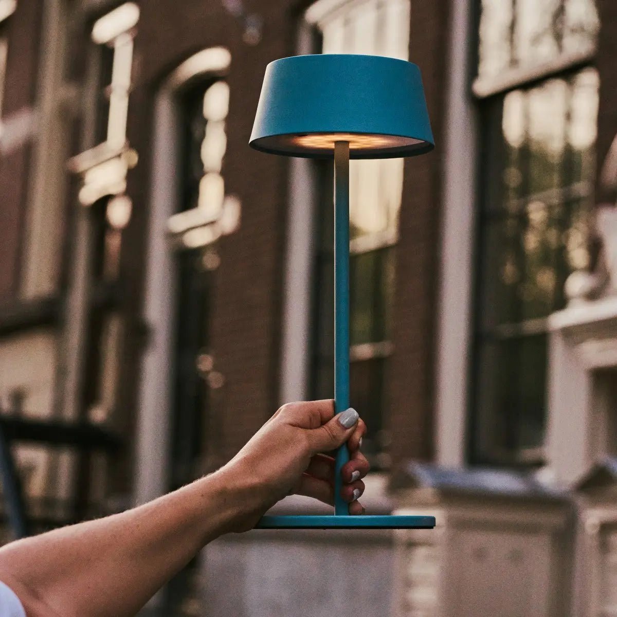 Hugo Amsterdams Blauwe Oplaadbare Ijzeren Tafellamp - Dimbaar, Stijlvol & Snoerloos - Afbeelding 16