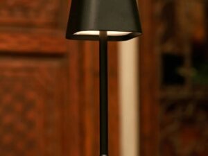 Ava Zwarte Oplaadbare Tafellamp | Slanke draadloze verlichtingsoplossing