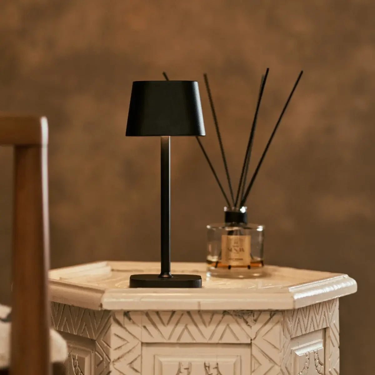 Ava Zwarte Oplaadbare Tafellamp | Slanke draadloze verlichtingsoplossing - Afbeelding 6