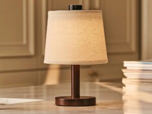 Rover donkerbruine houten lamp - draadloos en oplaadbaar