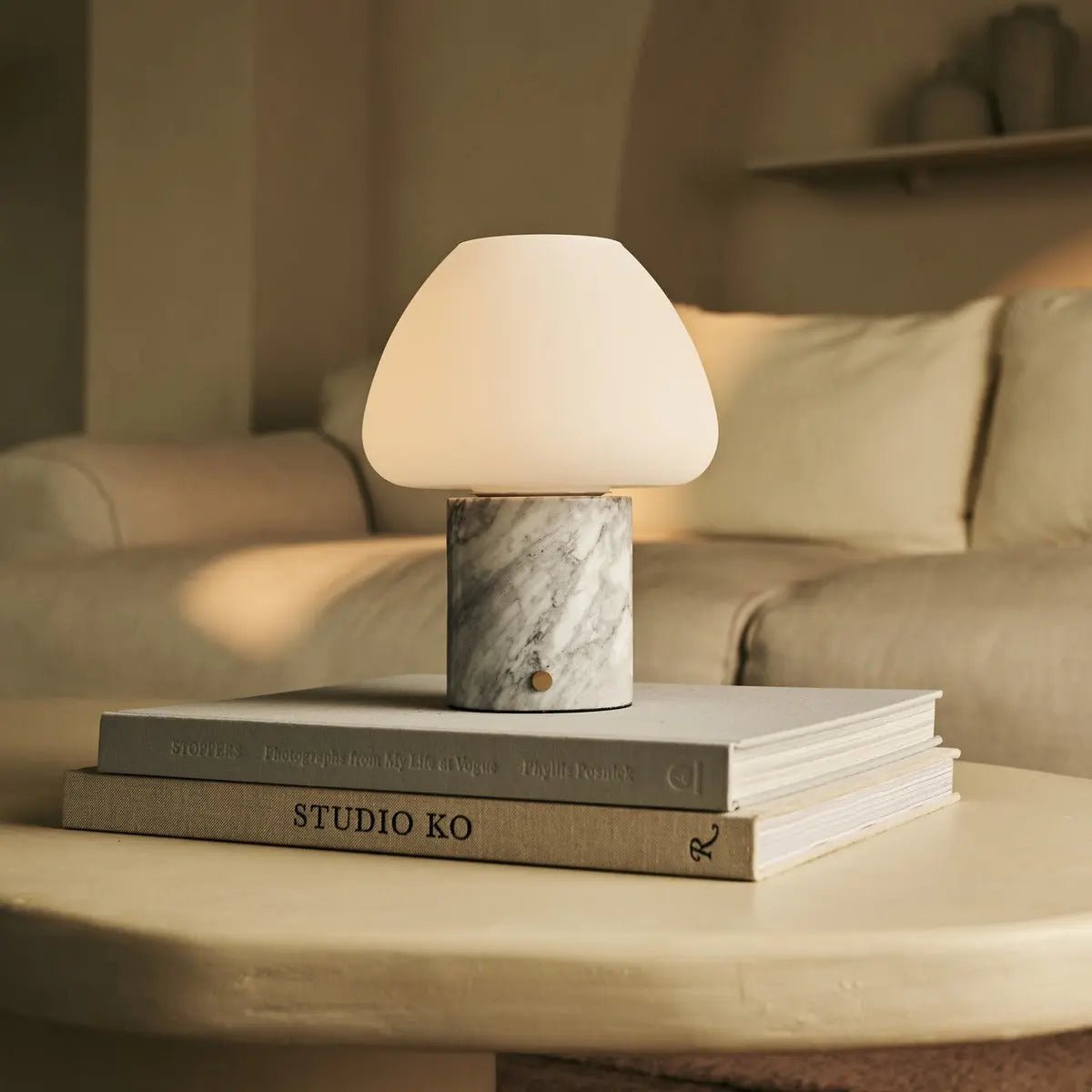 OSTADE WIT / BIANCO STATUARIETTO - Uniek oplaadbare marmeren tafellamp met 3 lichte kleuren en dimfunctie - Afbeelding 7
