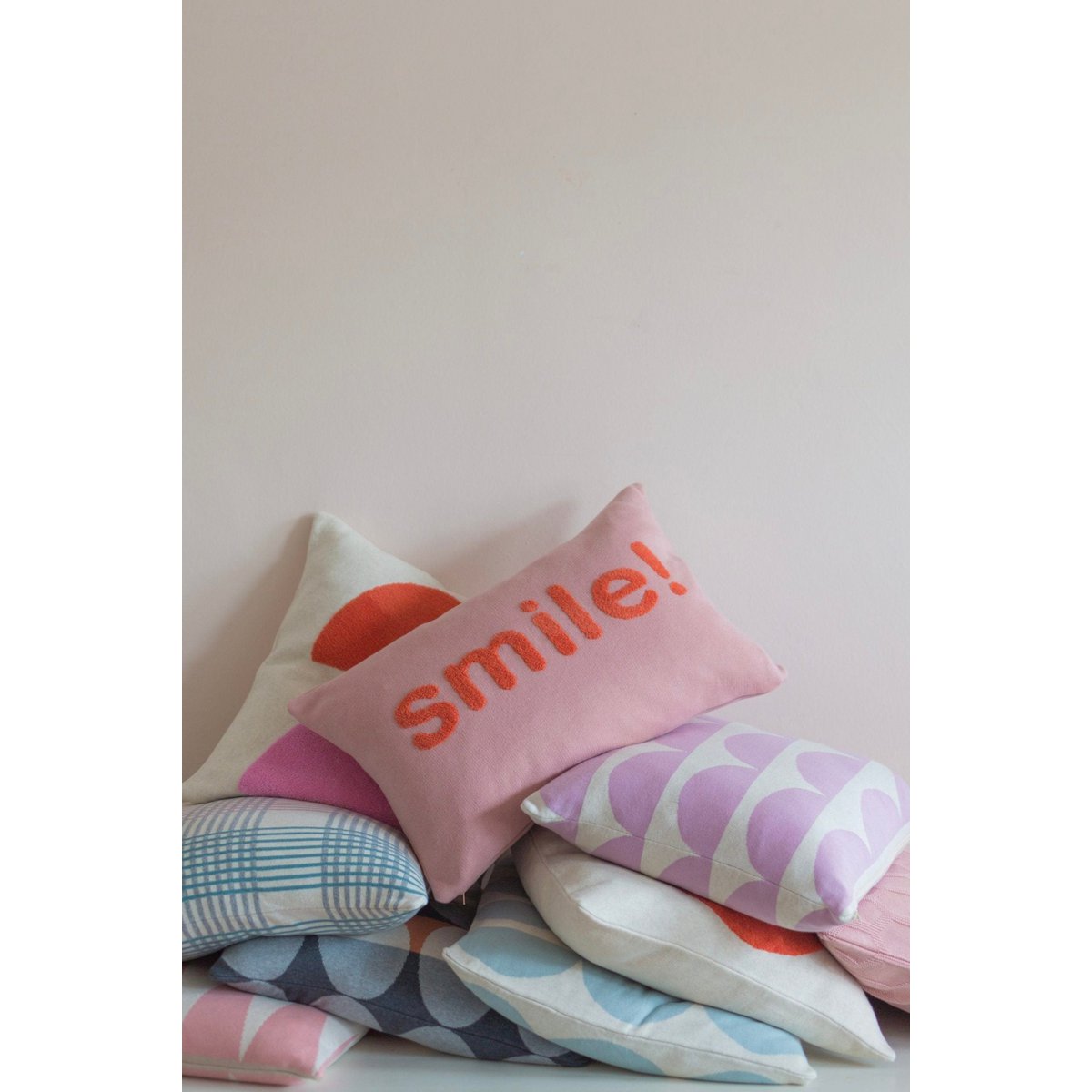 Smile kussen roze, punch naald borduurwerk - Afbeelding 4