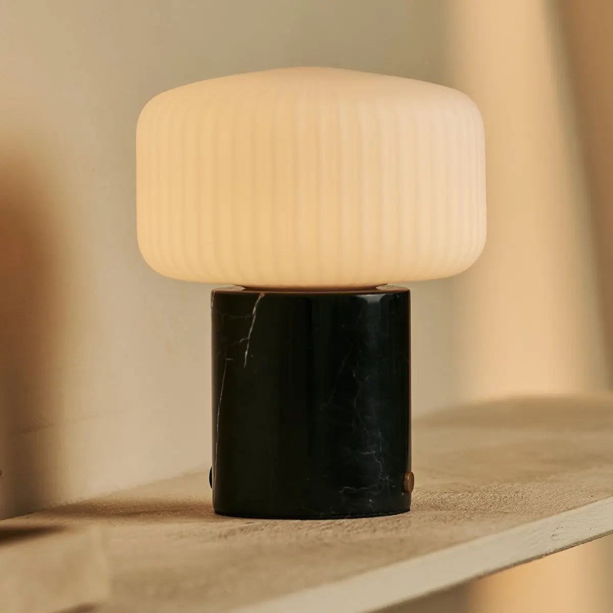 Renoir Black / Nero Marquina - Marmeren oplaadbare tafellamp - draadloos, USB -oplaadbaar en tot 100 uur verlichting - Afbeelding 10