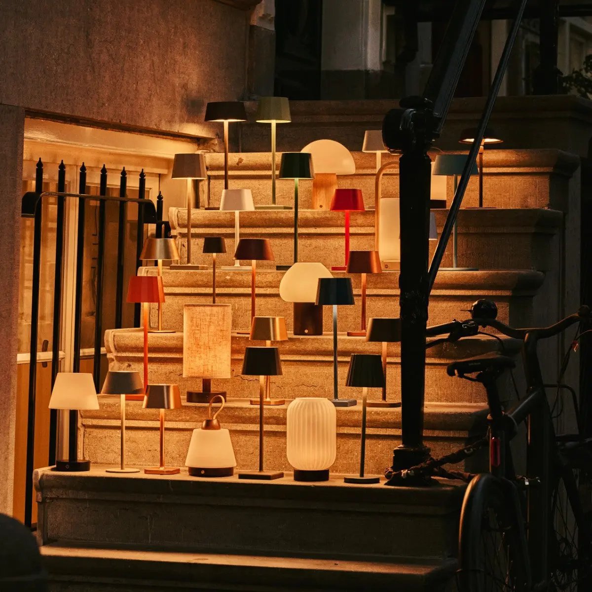 Rover Lichtbruine Houten Oplaadbare Lamp | Snoerloos, dimbaar met stoffen kap - Afbeelding 19