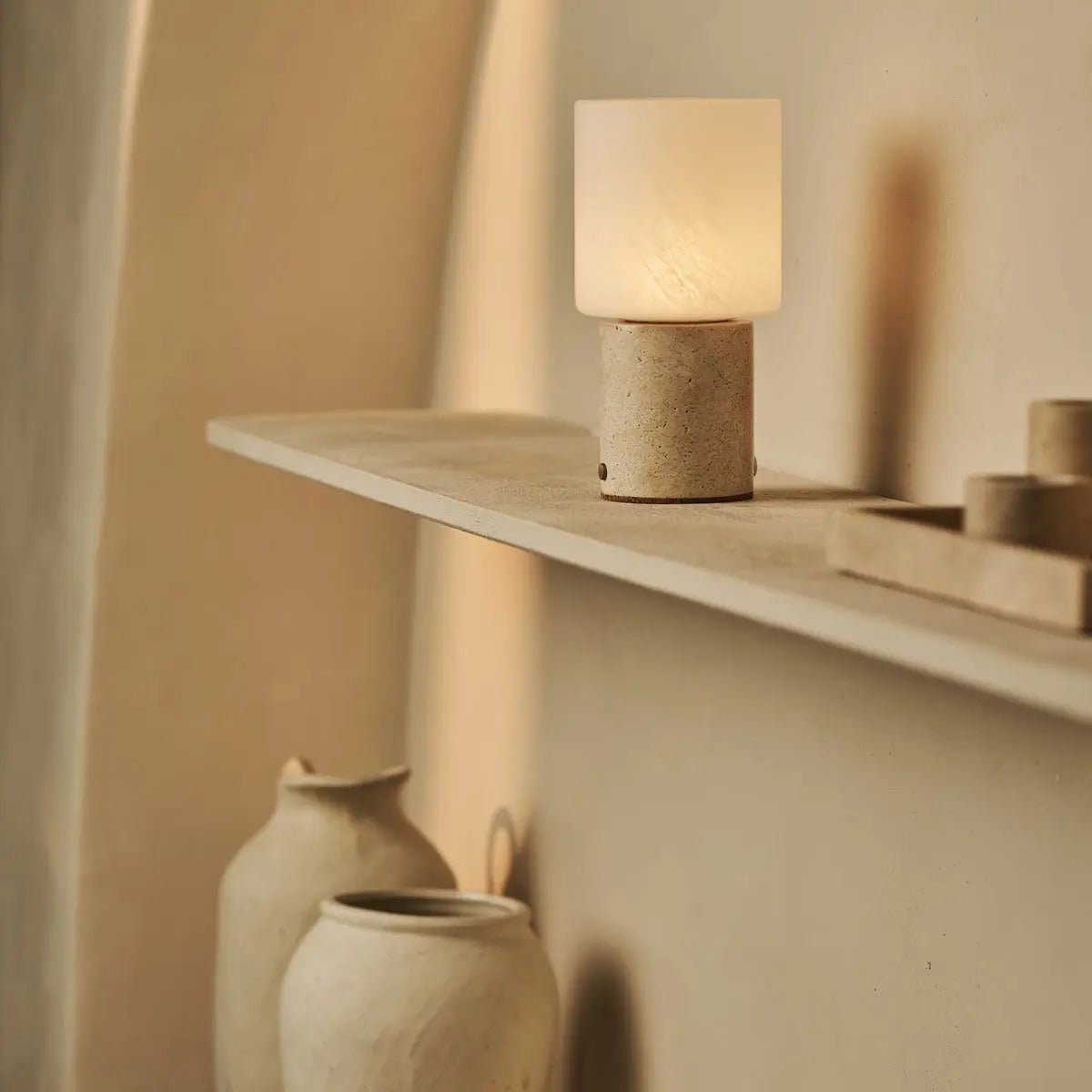 Cuyp Beige / Travertino Classico - Travertine oplaadbare tafellamp - draadloos, USB oplaadbaar en maximaal 100 uur runtime - Afbeelding 6