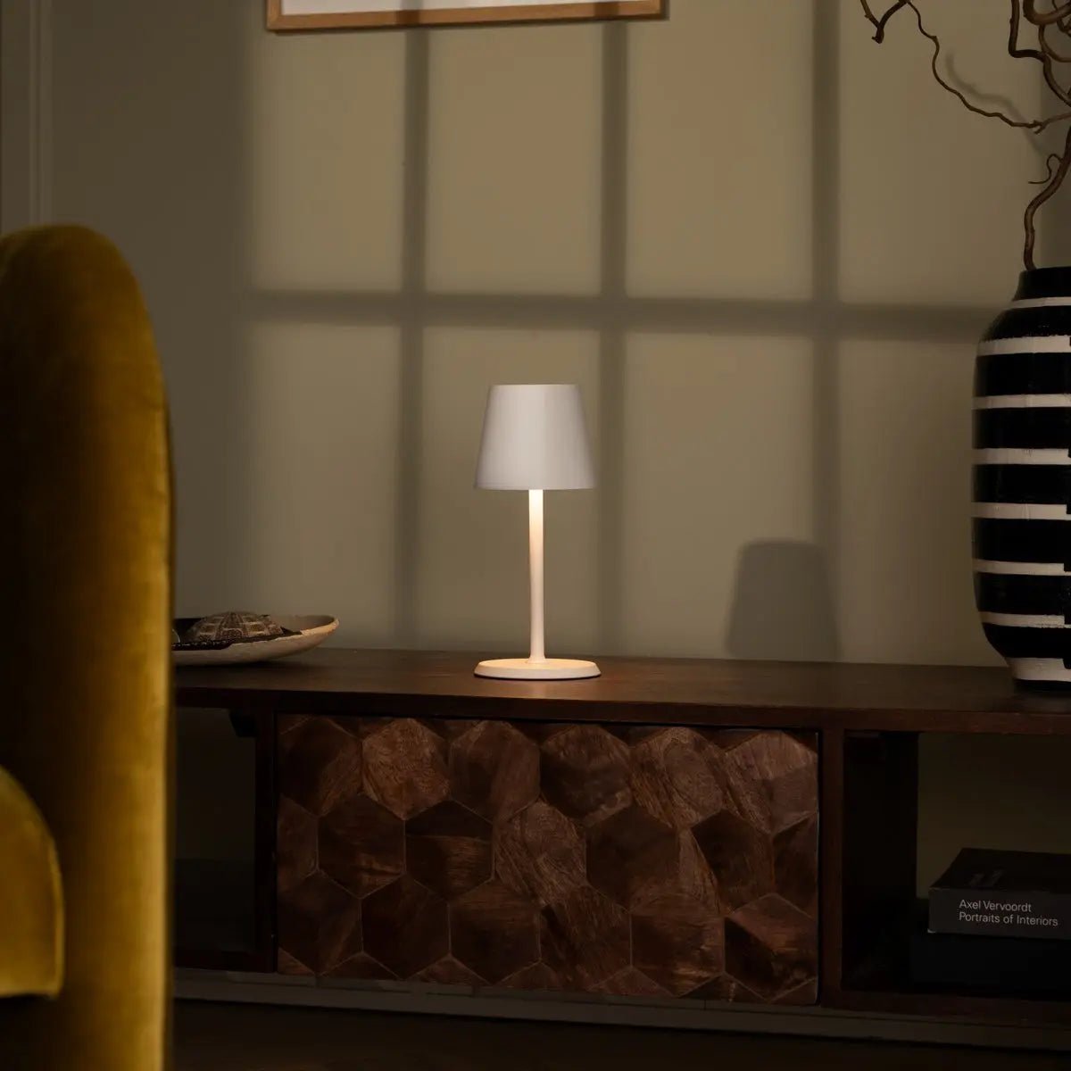 James White oplaadbare tafellamp – draadloos, dimbaar en elegant - Afbeelding 6