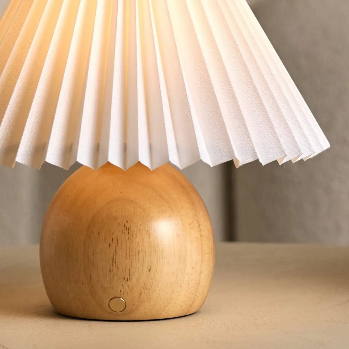 Nathalie Lichtbruine moderne en retro oplaadbare lamp l Dimbaar, hout en papier Mooie papieren kap - Afbeelding 2