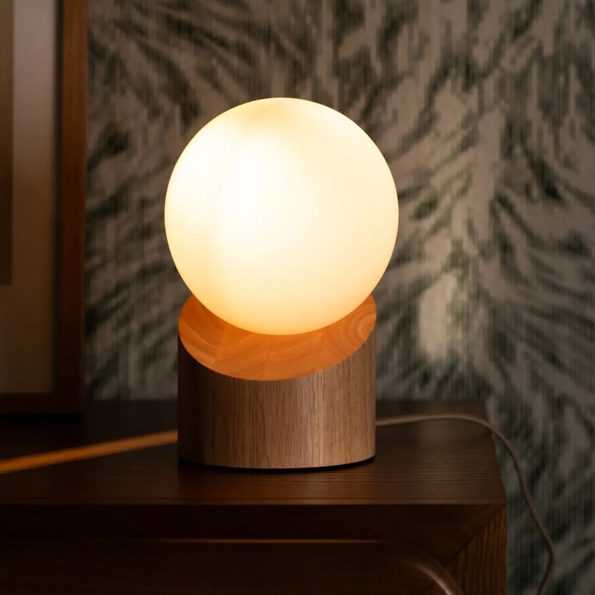 Quin lichtbruine houten lamp met koord - duurzaam rubberwood en matglas - Afbeelding 2