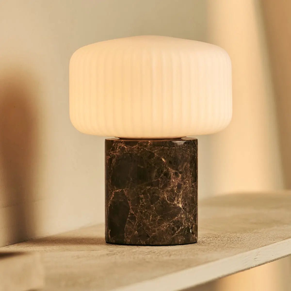 Renoir Brown / Emperador Dark - Marmeren oplaadbare tafellamp - Draadloos, USB -oplaadbaar en tot 100 uur verlichting - Afbeelding 4