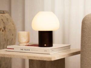 Fynn Donkerbruine Houten Lamp – Oplaadbaar & Dimbaar Licht