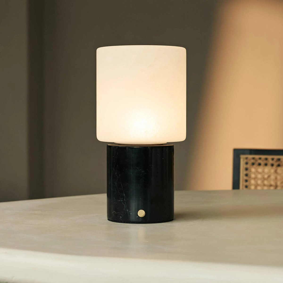 Cuyp Black / Nero Marquina - Marmeren oplaadbare tafellamp - Draadloos, USB -oplaadbaar en tot 100 looptijd - Afbeelding 4