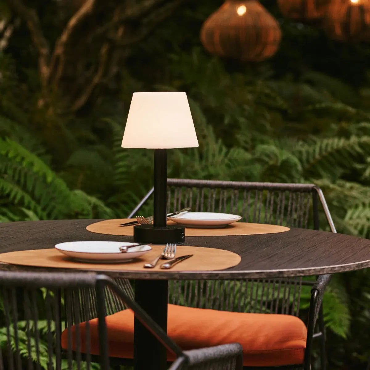 Zoë Zwarte Houten Oplaadbare Tafellamp | Dimbaar en draagbaar | Batterijduur van 80 uur - Afbeelding 10