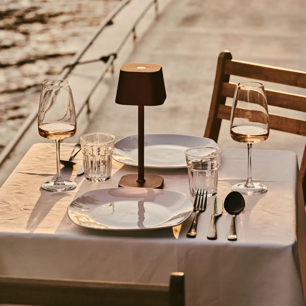 Ava Bronze - Oplaadbare tafellamp | Stijlvol, draadloos en dimbaar - Afbeelding 7