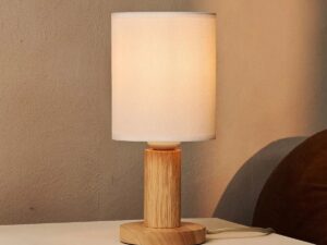 Boris lichtbruine lamp met 2 meter koord - stof schaduwlamp en houten basis