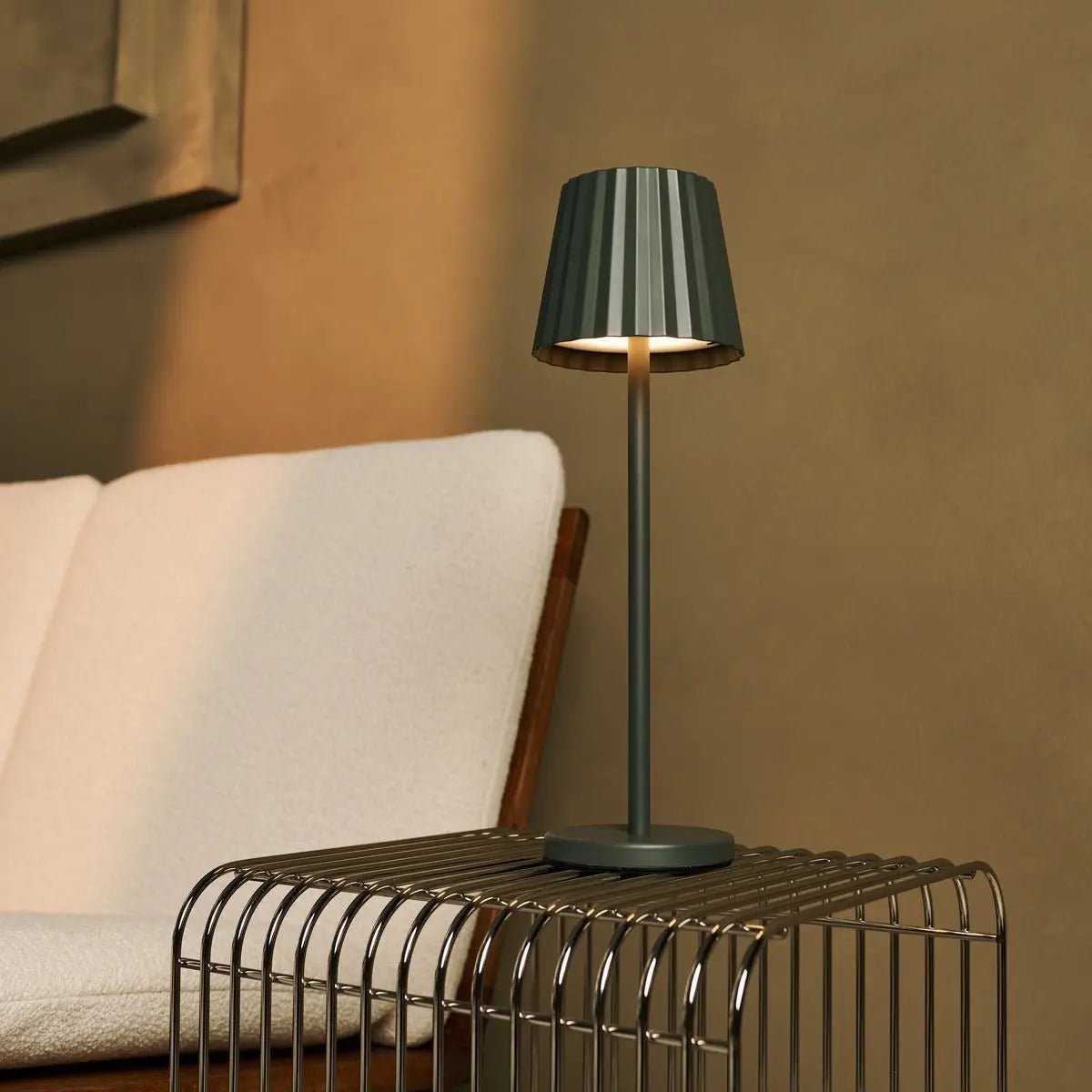 Combi Set Professional-4 x Maya Olive Green Oplaadbare tafellampen en 1 x Amstel Wireless Laying Station met Qi-Technology - Afbeelding 12