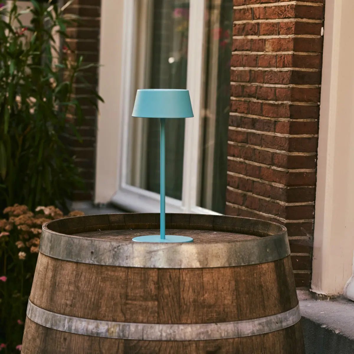 Hugo Amsterdams Blauwe Oplaadbare Ijzeren Tafellamp - Dimbaar, Stijlvol & Snoerloos