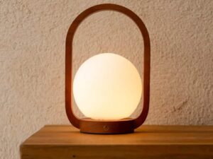 Skye kastanjebruine houten draadloze lamp | Oplaadbaar en dimbaar