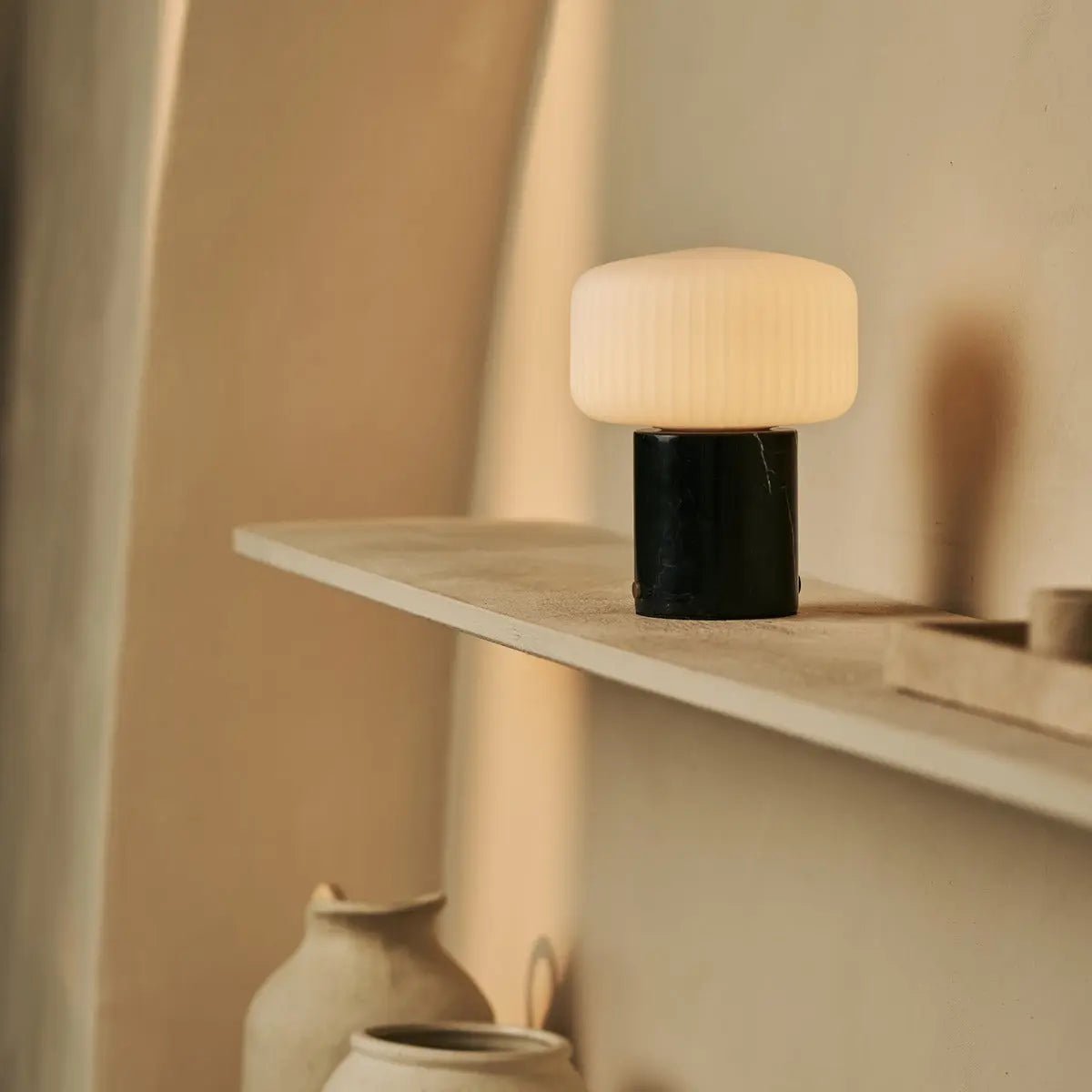 Renoir Black / Nero Marquina - Marmeren oplaadbare tafellamp - draadloos, USB -oplaadbaar en tot 100 uur verlichting - Afbeelding 9