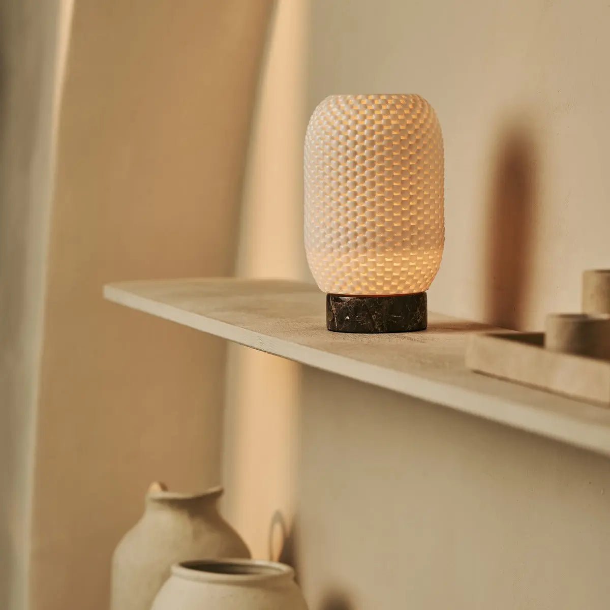 Aurora marmeren draadloze tafellamp in 3D-geprinte porselein-oplaadbaar, dimbaar en tot 100 uur licht - Afbeelding 2