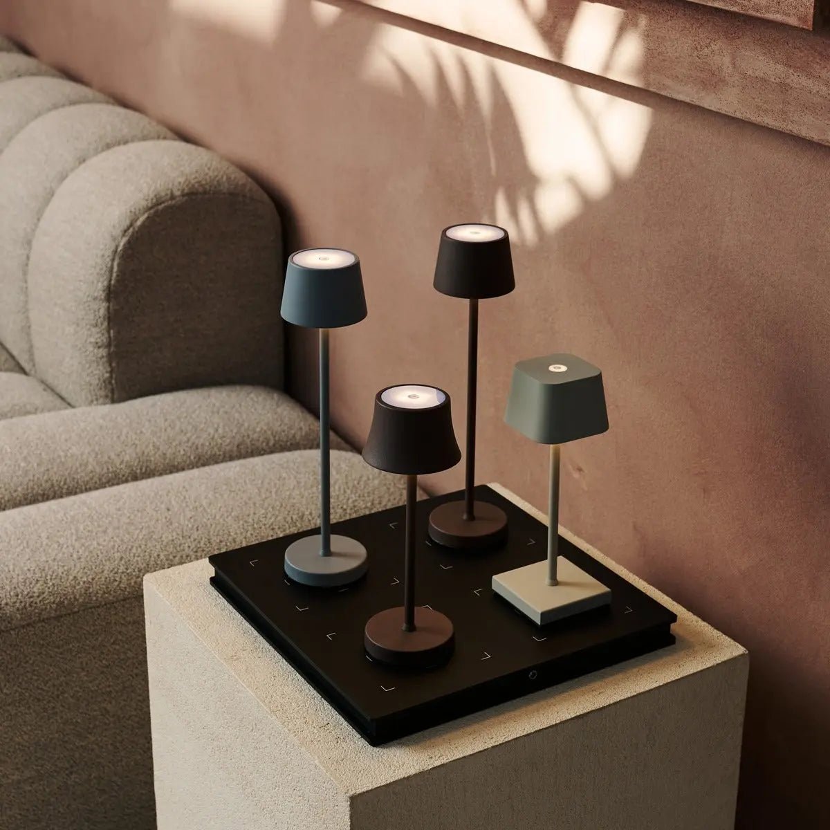 De pijp mini muis grijs oplaadbare tafellamp - draadloos opladen, dimbare lamp en 3 lichte kleuren - Afbeelding 10