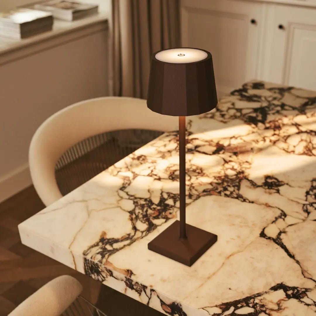 Combi Set Professional-4 X Wouter Mocha Brown Oplaadbare tafellampen & 1 x Amstel Wireless Laying Station met Qi-Technology - Afbeelding 6