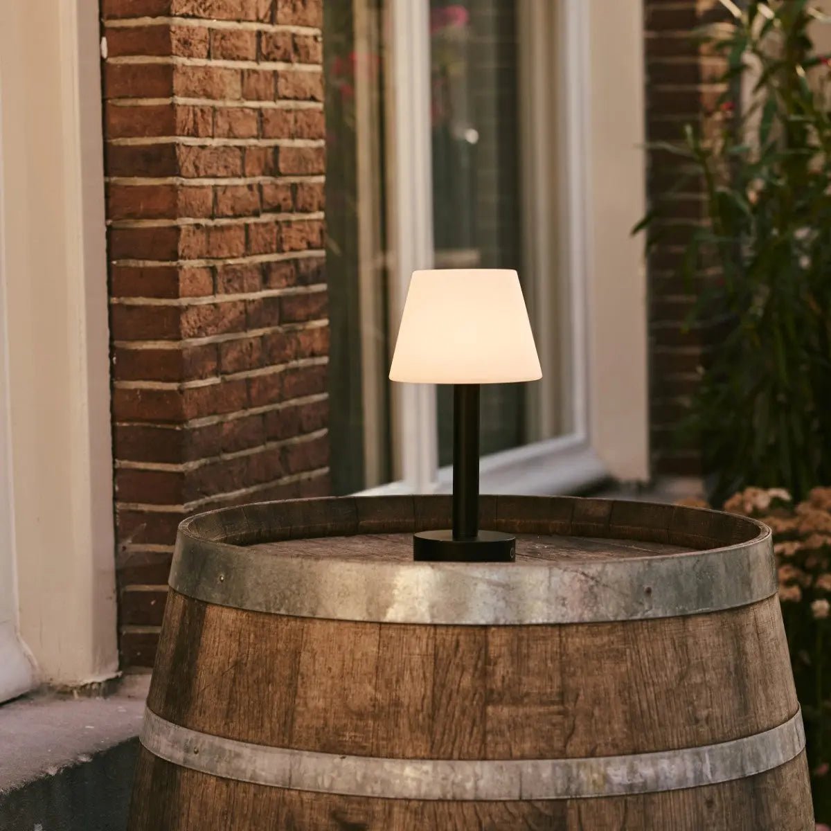Zoë Zwarte Houten Oplaadbare Tafellamp | Dimbaar en draagbaar | Batterijduur van 80 uur - Afbeelding 8