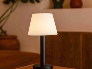 Zoë Zwarte Houten Oplaadbare Tafellamp | Dimbaar en draagbaar | Batterijduur van 80 uur