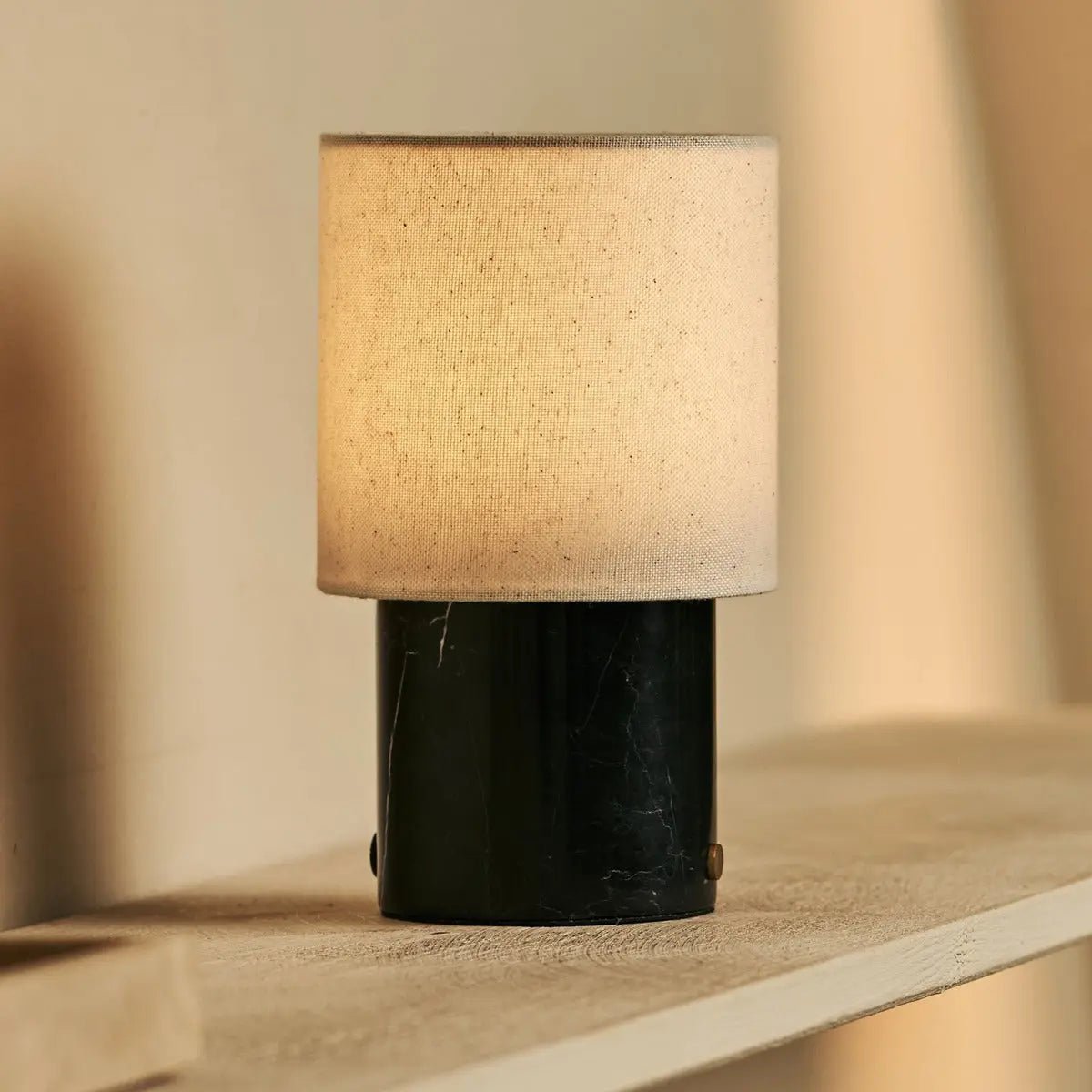 Dou Black / Nero Marquina - Marmeren oplaadbare tafellamp - draadloos, 3 lichte modi en met linnen verwisselbare lampenkap - Afbeelding 5