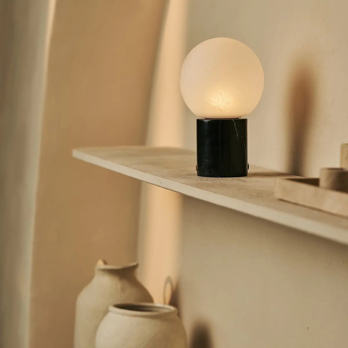 Metsu Black / Nero Marquina - Classic Marmeren oplaadbare tafellamp met 3 lichte kleuren en dimfunctie