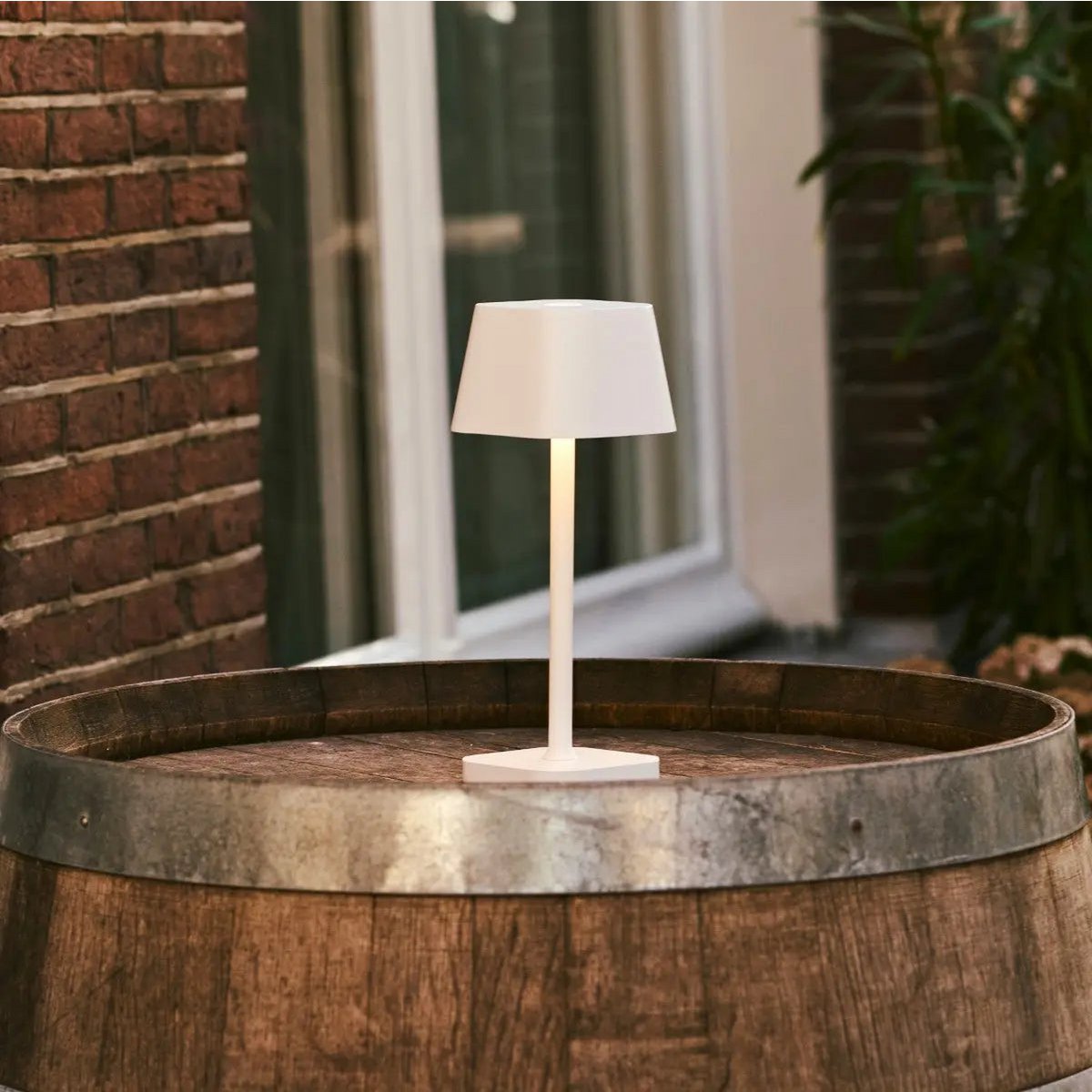 Ava witte oplaadbare tafellamp – stijlvolle, draadloze en dimbare verlichting - Afbeelding 19