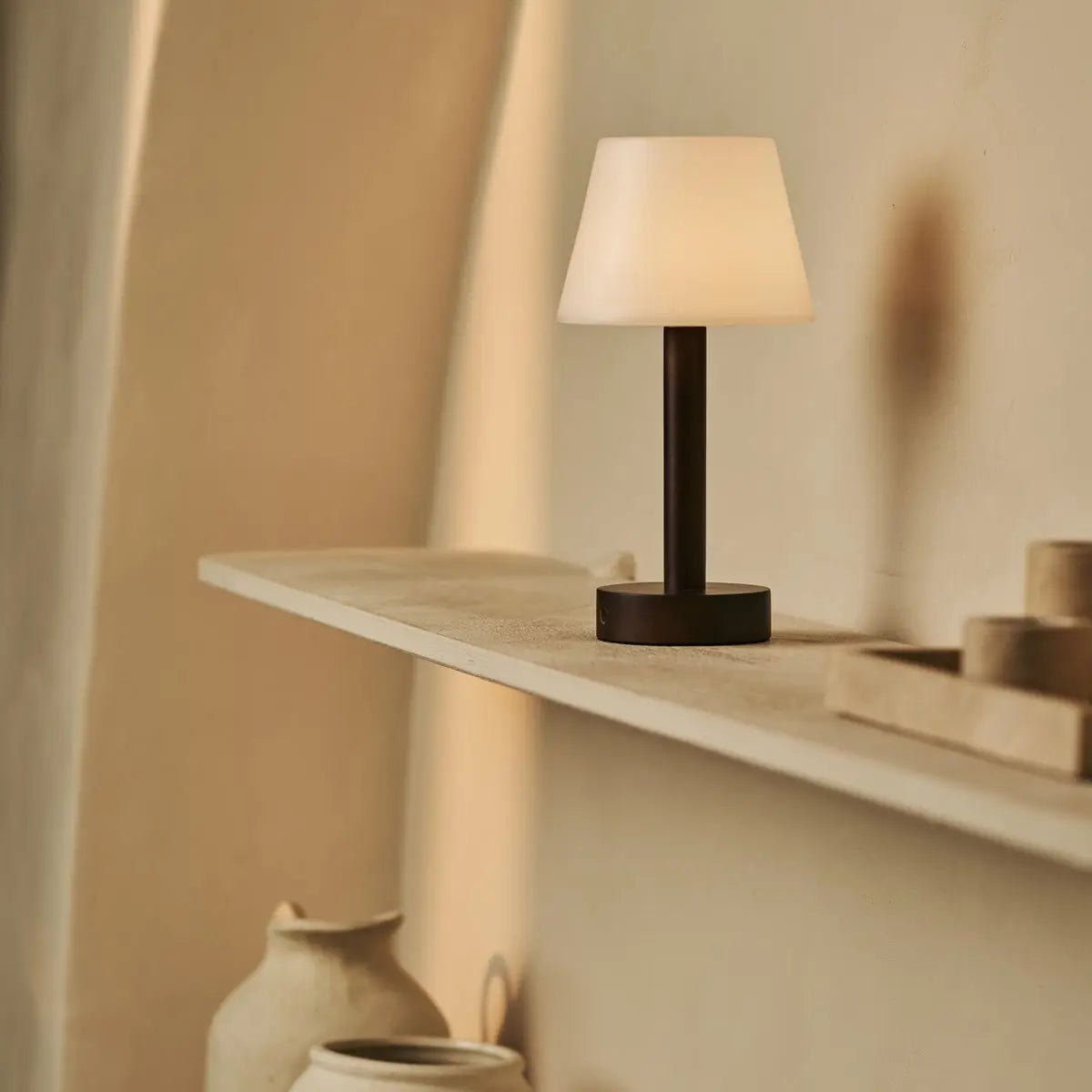 Zoë Donkerbruine Houten Oplaadbare Tafellamp | Dimbaar, USB-C, batterijduur van 80 uur - Afbeelding 12