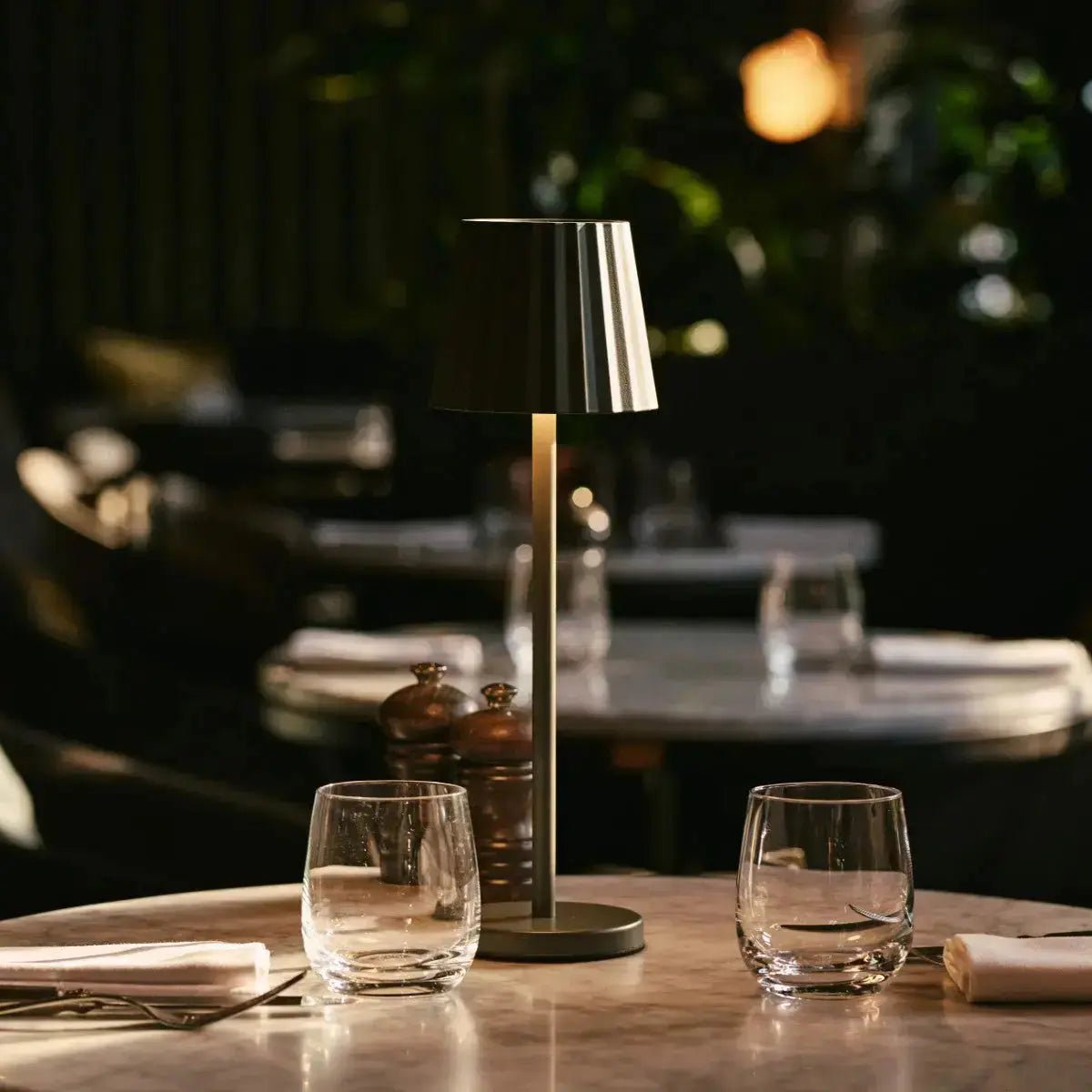 Combi Set Professional-4 x Maya Olive Green Oplaadbare tafellampen en 1 x Amstel Wireless Laying Station met Qi-Technology - Afbeelding 9