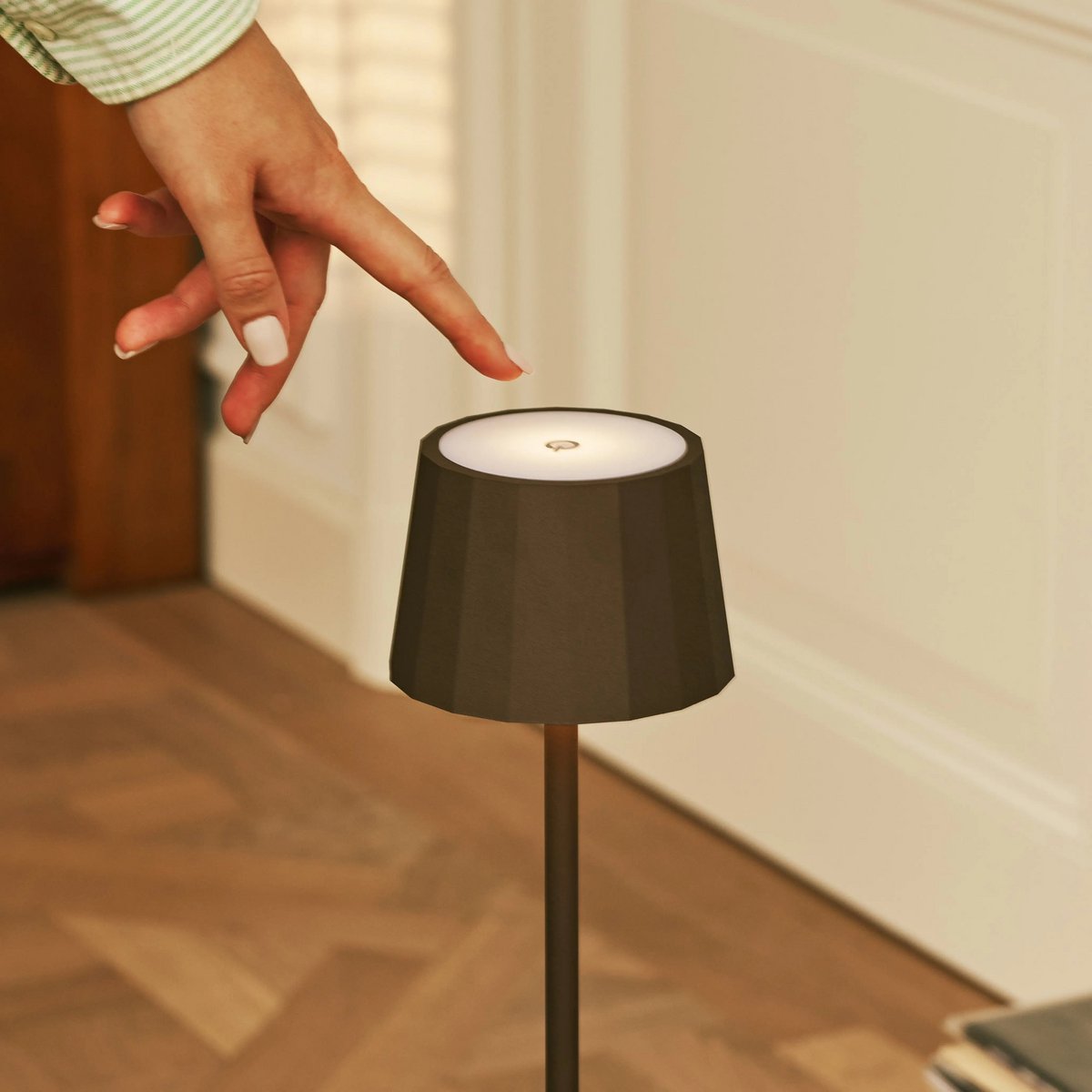 Wouter Mocha Brown oplaadbare tafellamp-Draadloos opladen, dimable, 120 uur batterijduur - Afbeelding 7