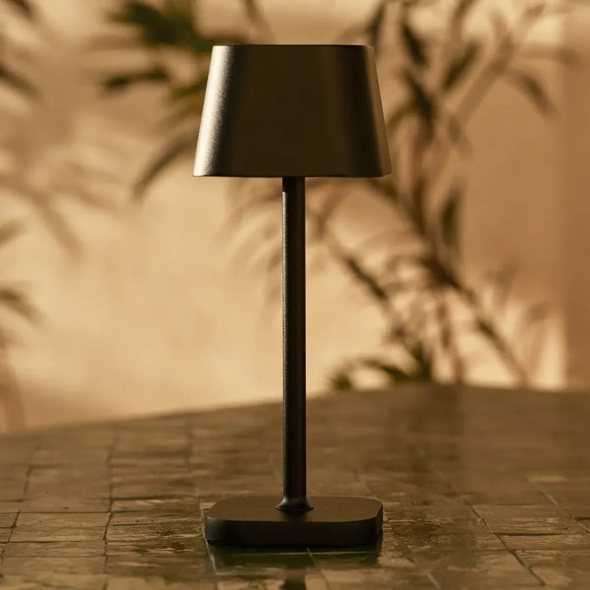 Ava Zwarte Oplaadbare Tafellamp | Slanke draadloze verlichtingsoplossing - Afbeelding 2