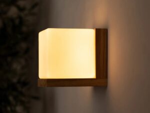 Lizzy lichtbruine vierkant oplaadbare houten wandlamp - draadloze, dimbare en stijlvolle verlichting