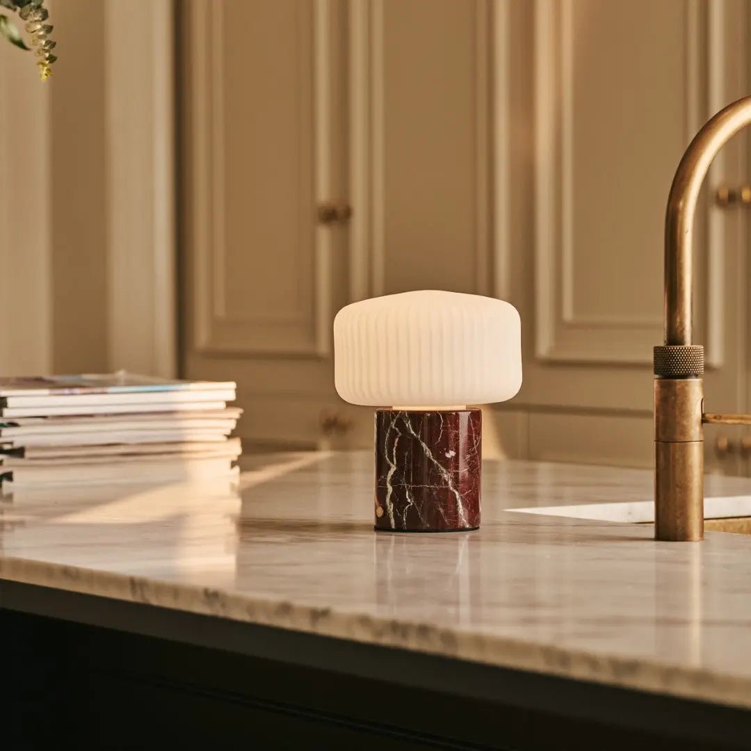 Renoir Red / Rosso Levanto - Marmeren oplaadbare tafellamp - Draadloos, USB -oplaadbaar en tot 100 uur verlichting - Afbeelding 2