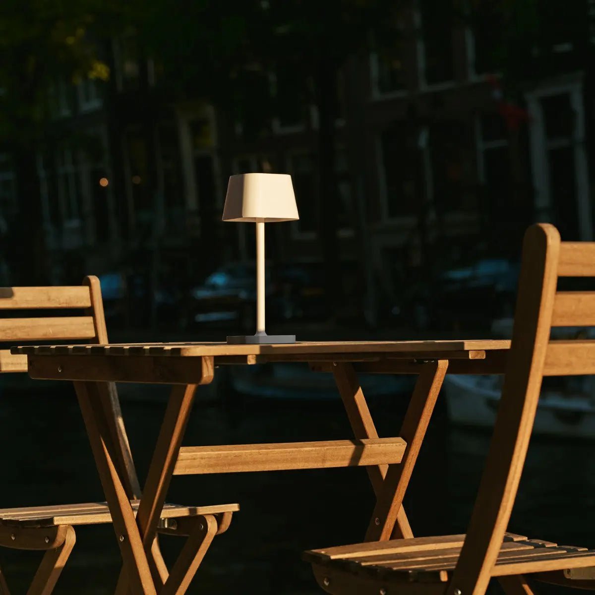 Ava witte oplaadbare tafellamp – stijlvolle, draadloze en dimbare verlichting - Afbeelding 16