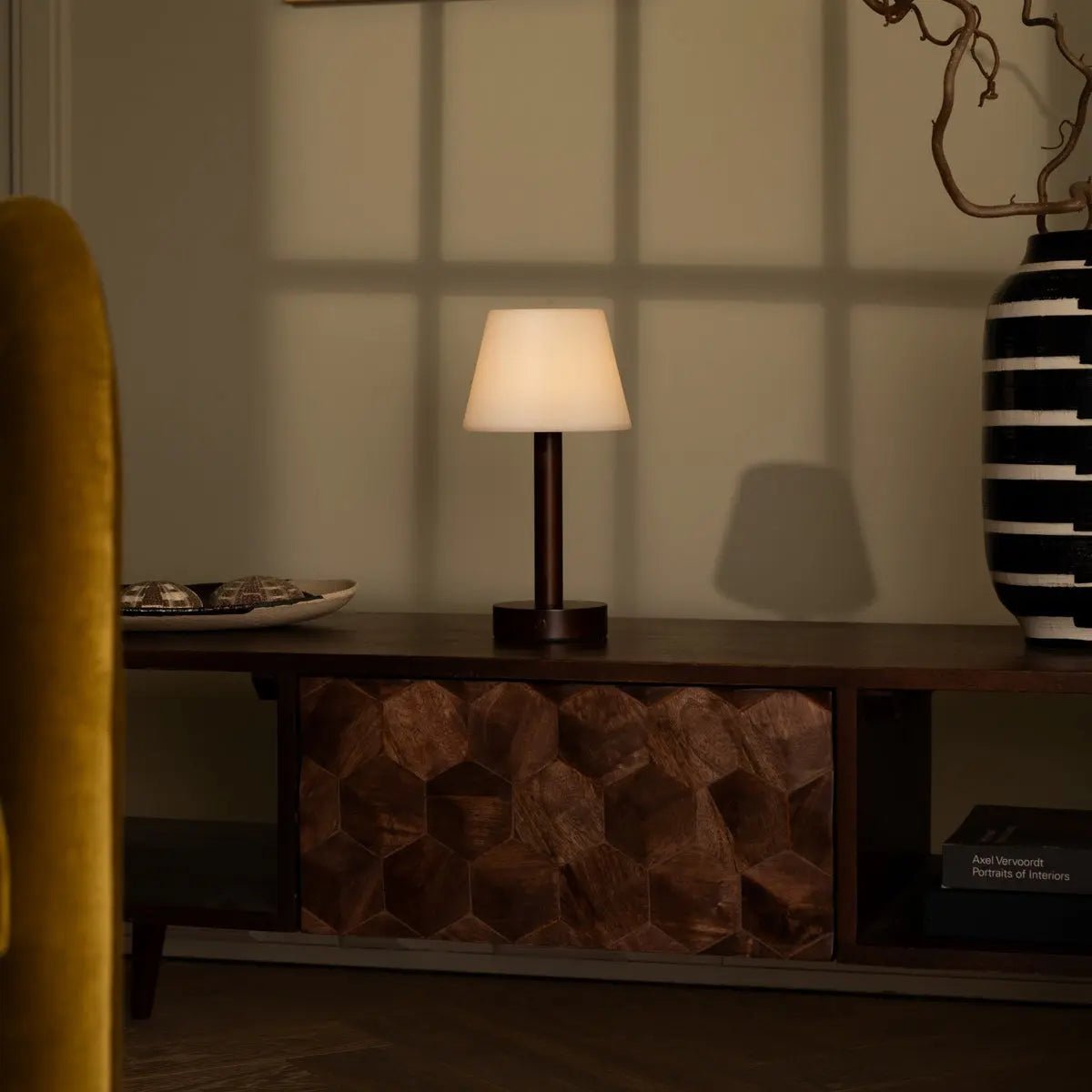 Zoë Donkerbruine Houten Oplaadbare Tafellamp | Dimbaar, USB-C, batterijduur van 80 uur - Afbeelding 4