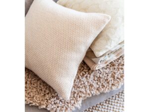 Fanny wollen kussen-dekcrème