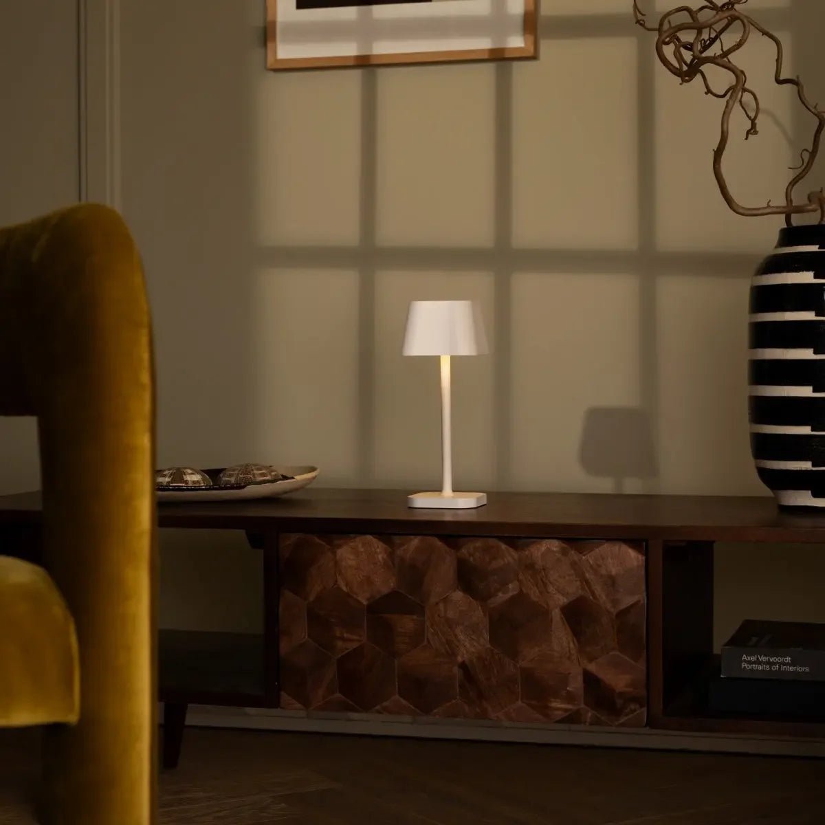 Ava witte oplaadbare tafellamp – stijlvolle, draadloze en dimbare verlichting - Afbeelding 7