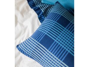 Ruth Kussen Blauw, zacht jacquard gebreid katoen