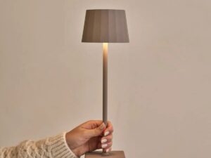 William Koala Brown oplaadbare ijzeren tafellamp – dimbaar, opladen via USB-C, batterijduur van 120 uur