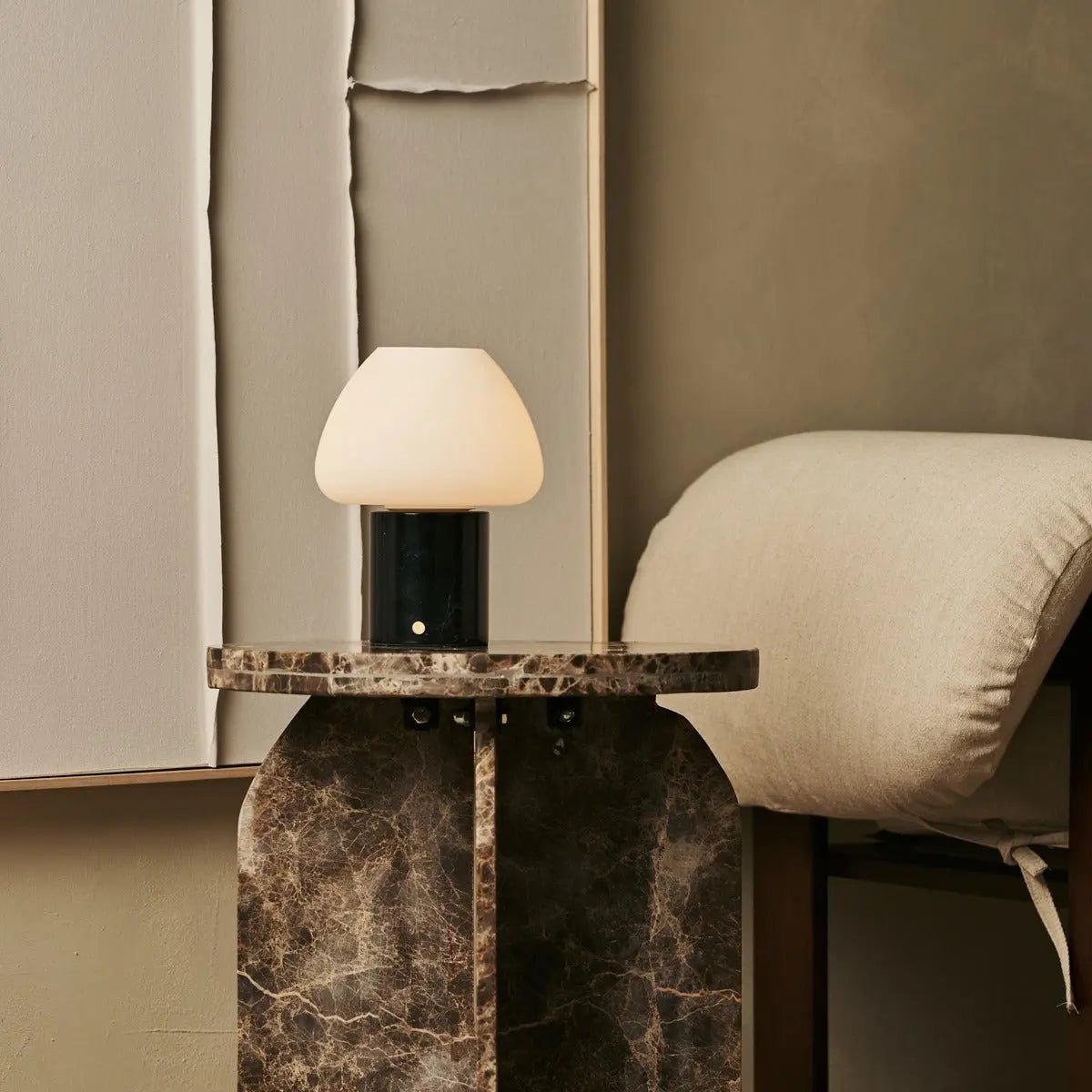 Ostade Black / Nero Marquina - Uniek oplaadbare marmeren tafellamp met 3 lichte kleuren en dimfunctie - Afbeelding 9