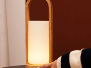 Evie Lichtbruine Oplaadbare Houten Tafellamp – Dimbaar & Snoerloos
