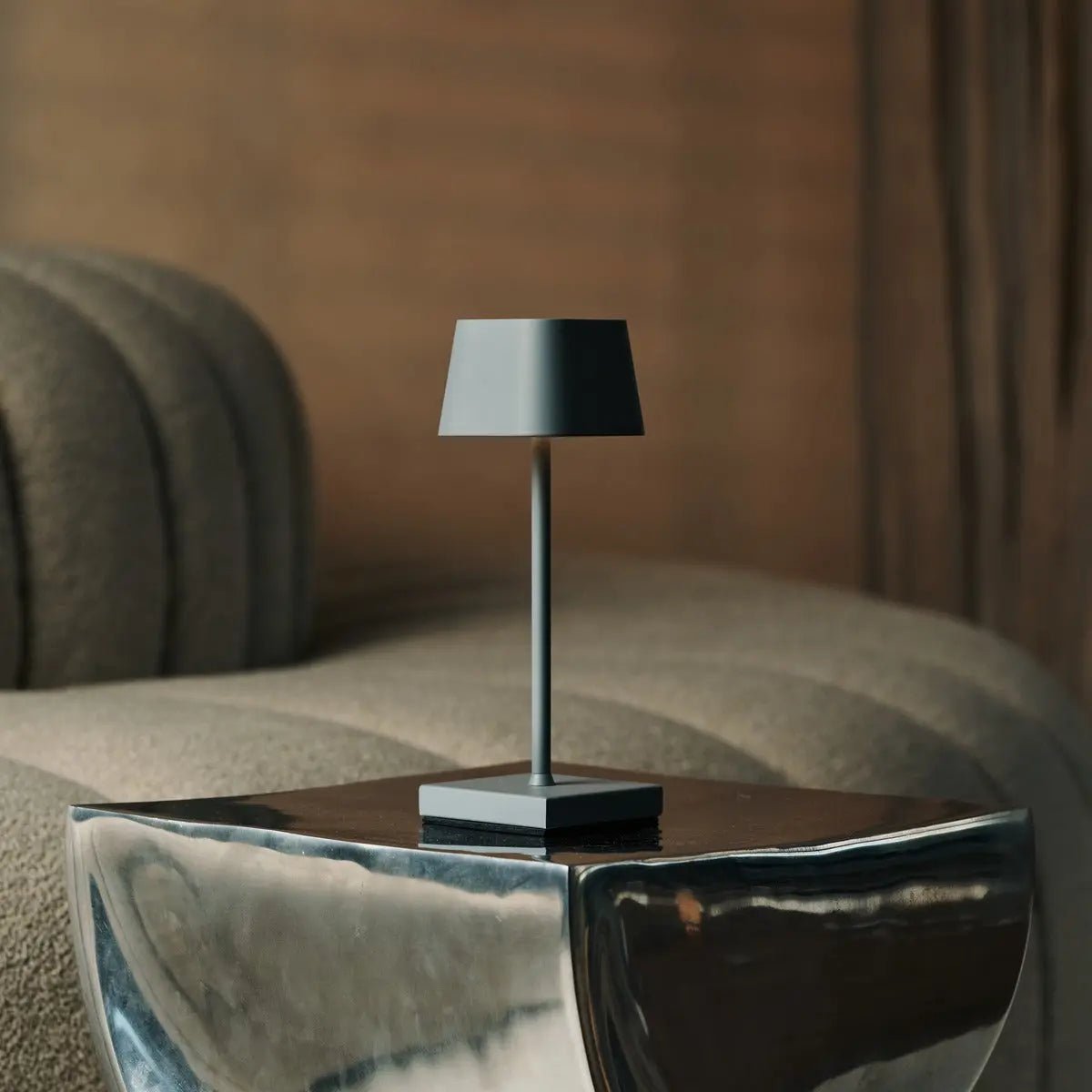 Combi Set Professional-4 x Sarphati Mini Mouse Gray oplaadbare tafellampen & 1 x Amstel Wireless Laying Station met Qi-Technology - Afbeelding 8