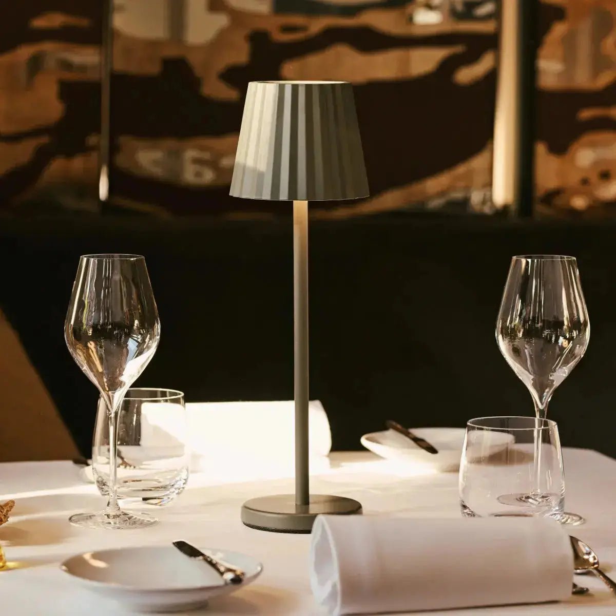 Combi Set Professional-4 x Maya Olive Green Oplaadbare tafellampen en 1 x Amstel Wireless Laying Station met Qi-Technology - Afbeelding 8